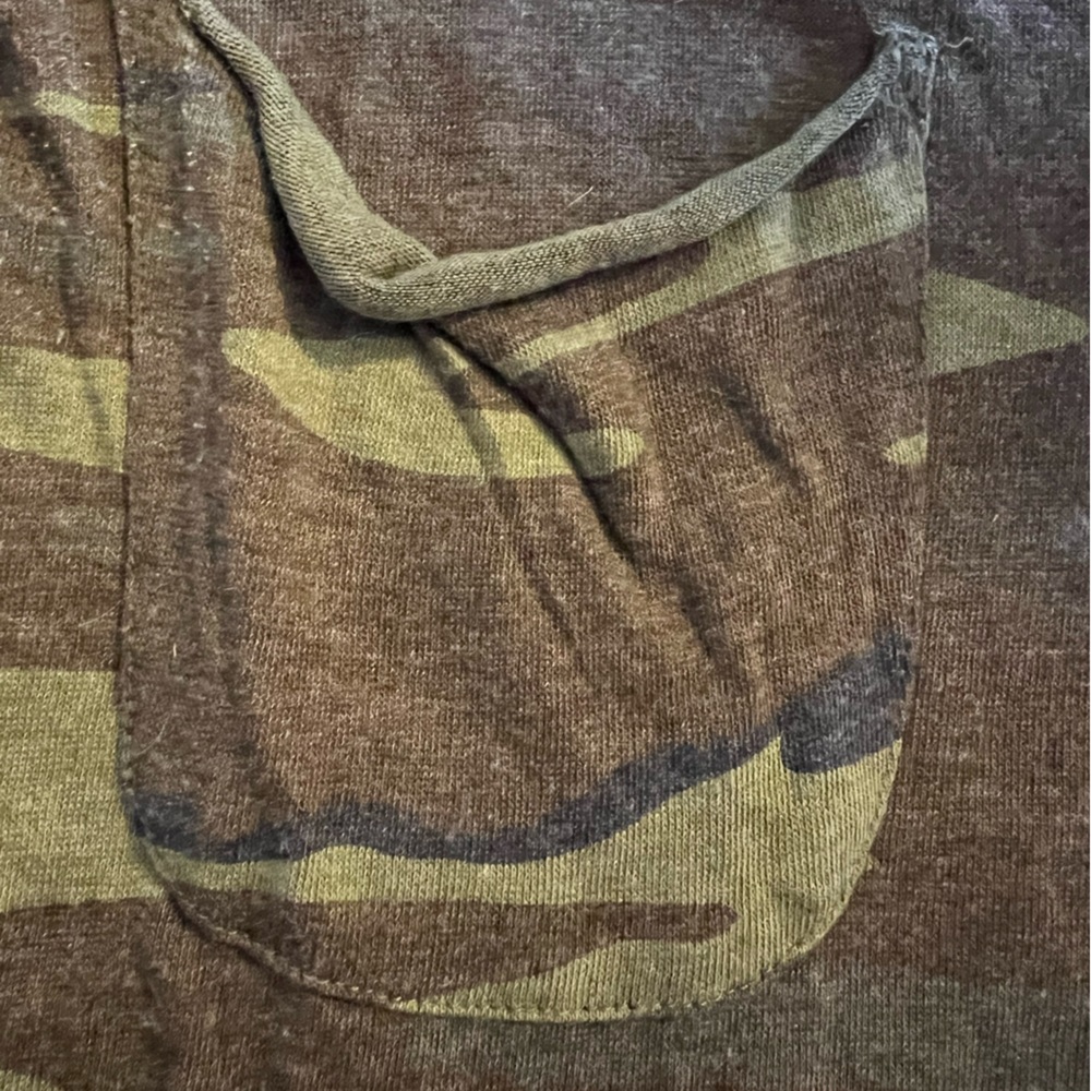 Women’s Camo Long Sleeve V Neck Top 💚🧡🖤 - Picture 5 of 6